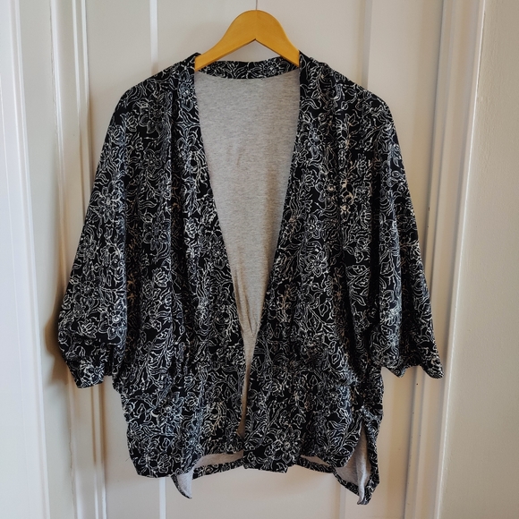 Kimono in Black White and Gray Size M Zara Trafuluc Reversible - Picture 3 of 4